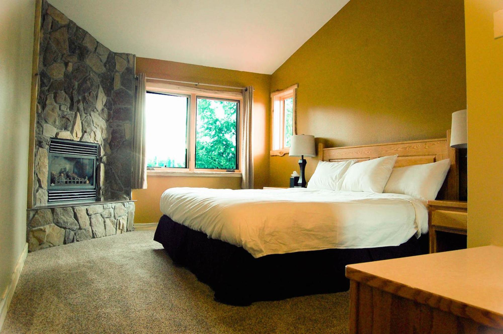 Arrowhead Mountain Lodge Cimarron Room photo