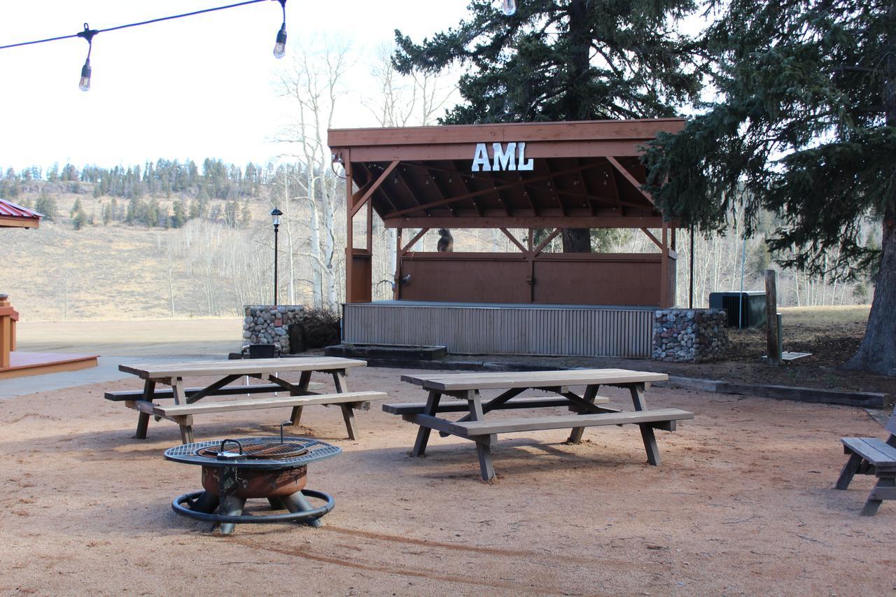 Arrowhead Mountain Lodge Cimarron Exterior photo